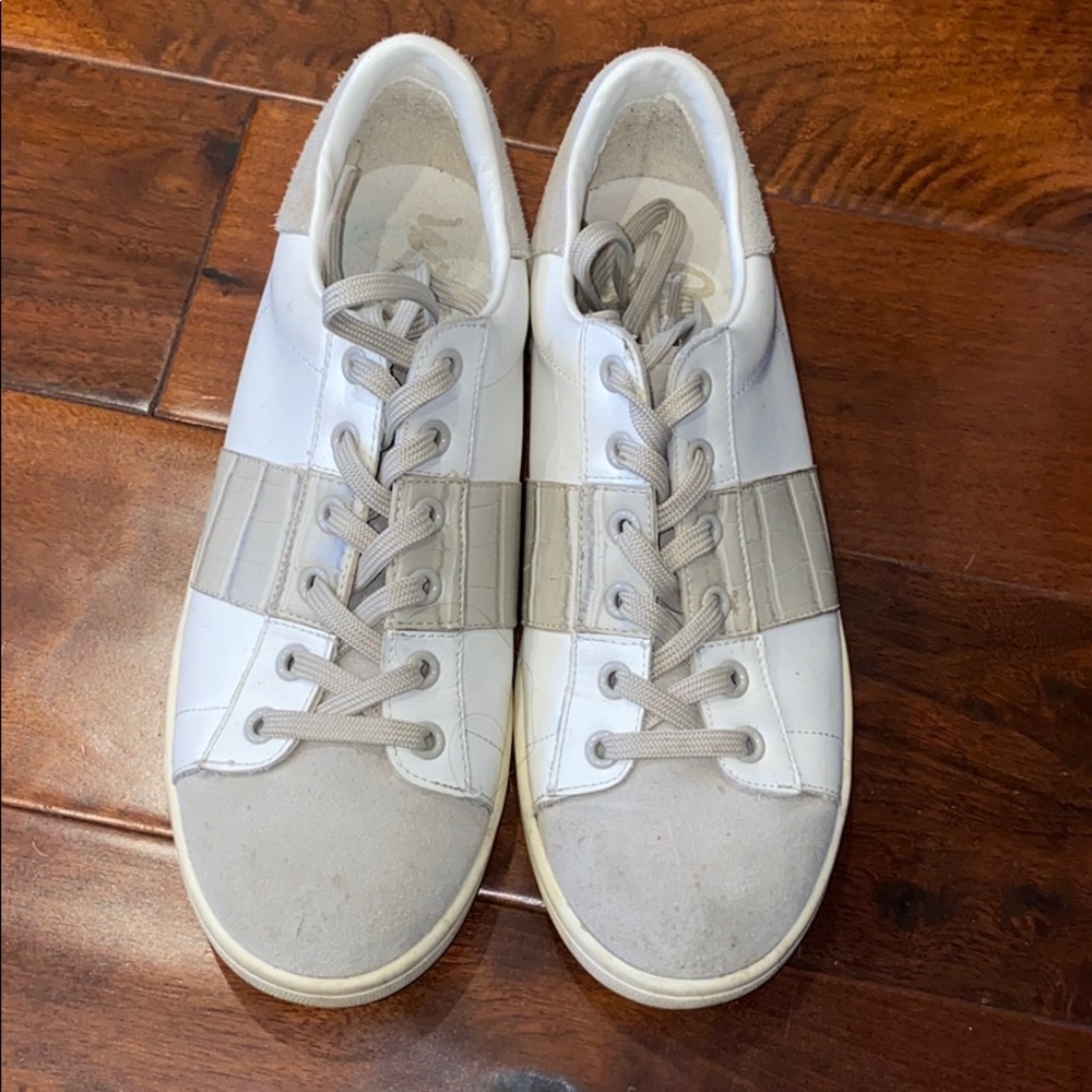 Sam Edelman sneaker